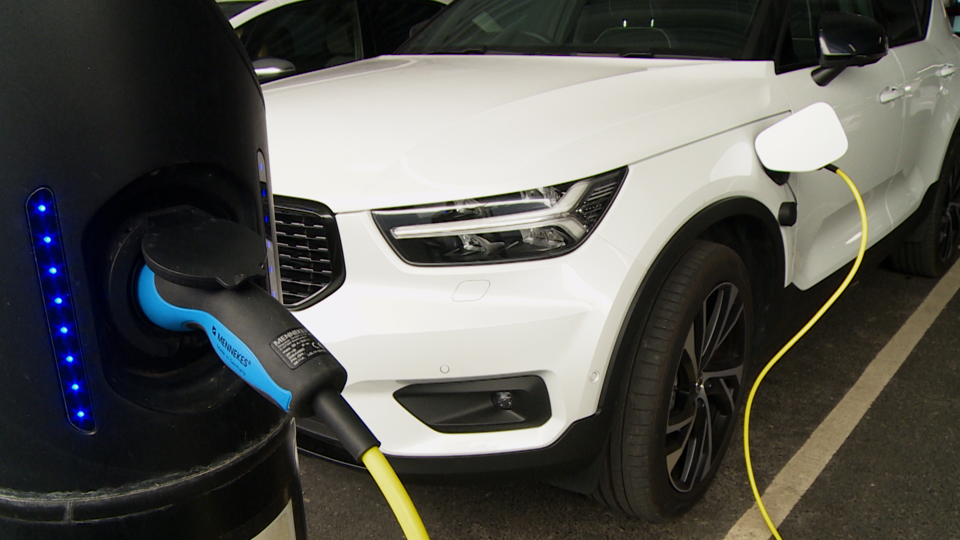 VOLVO XC40 ESTATE 1 5 T4 Recharge PHEV Plus Dark 5dr Auto Lease Deals